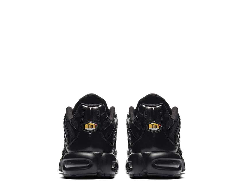 NIKE AIR MAX PLUS "BLACK"