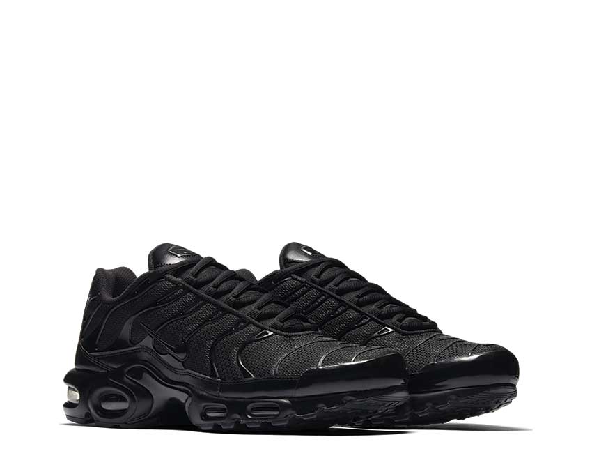 NIKE AIR MAX PLUS "BLACK"